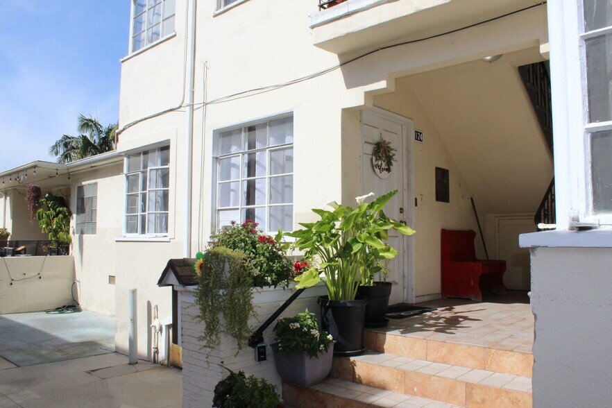 More Photos Of 122-126 1/2 S Berendo St, Los Angeles Apartments For Sale