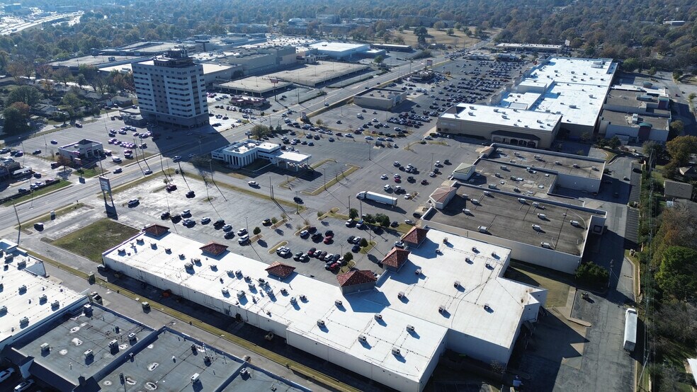 More Photos Of 5321-5355 E 41st St S, Tulsa General Retail For Lease