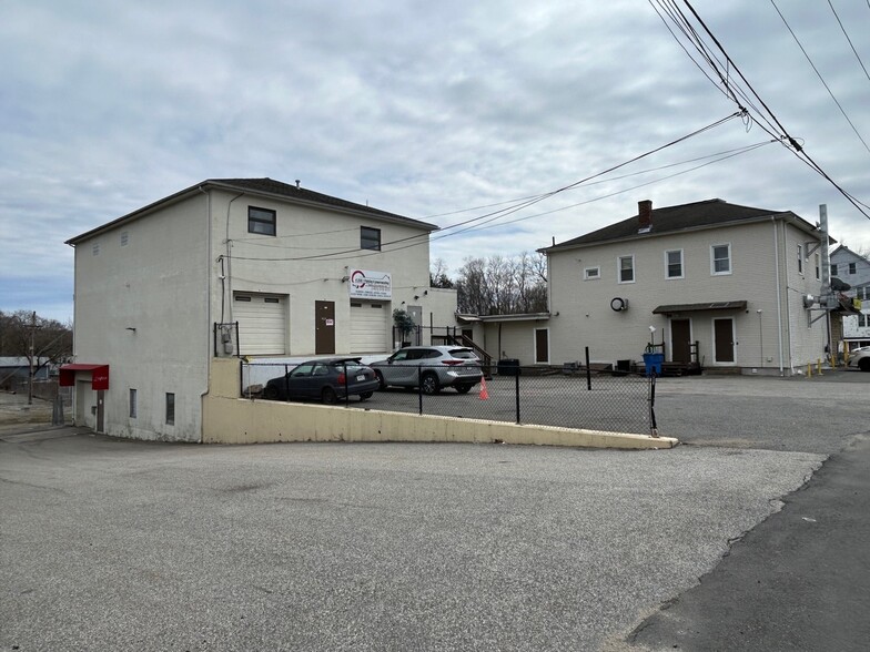 More Photos Of 39 Greenville Ave, Johnston Storefront Retail Residential For Lease