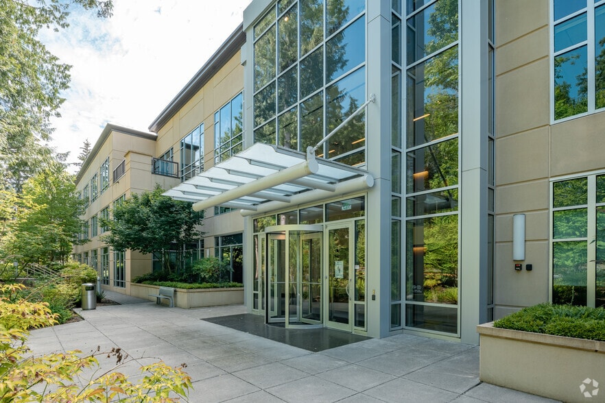 More Photos Of 18300 Redmond Way, Redmond Office For Lease