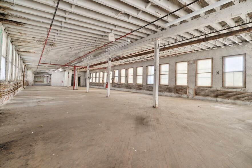 More Photos Of 2916 Weikel St, Philadelphia Warehouse For Sale