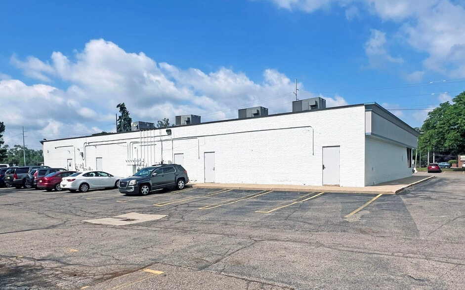 More Photos Of 10982-10992 Middlebelt Rd, Livonia Medical For Sale