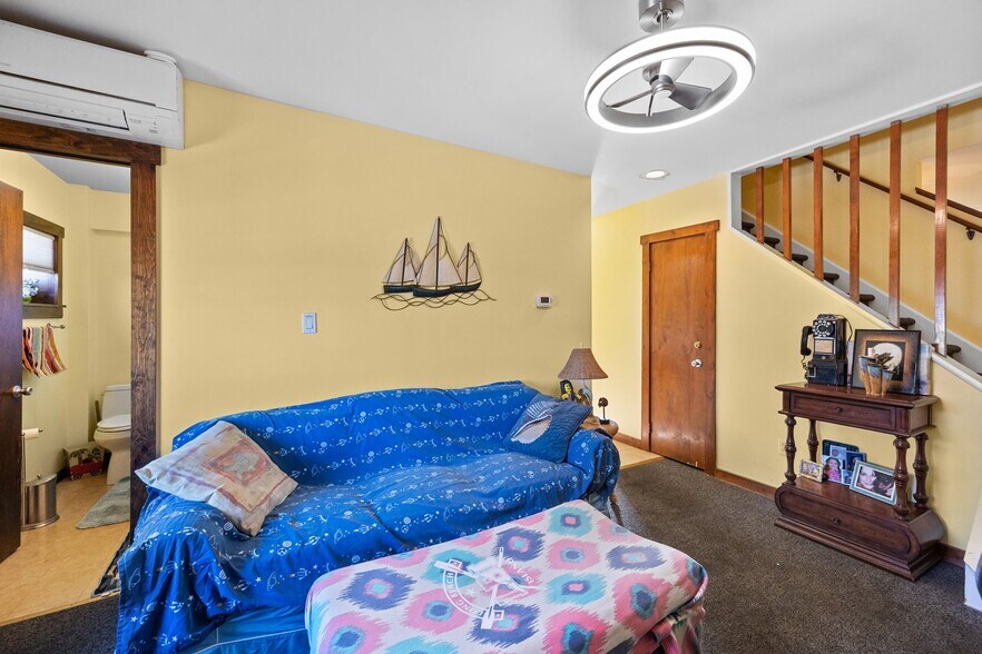 More Photos Of 512 Long Beach Blvd, Surf City Restaurant For Sale