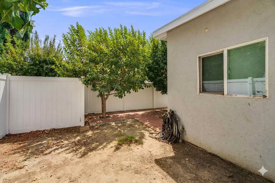 More Photos Of 15907 Enadia Way, Van Nuys Apartments For Sale