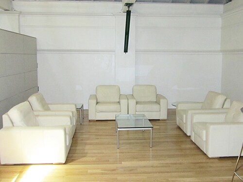 More Photos Of 925 De La Vina St, Santa Barbara Office For Lease