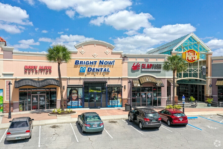 More Photos Of 303-881 N Alafaya Trl, Orlando Unknown For Lease