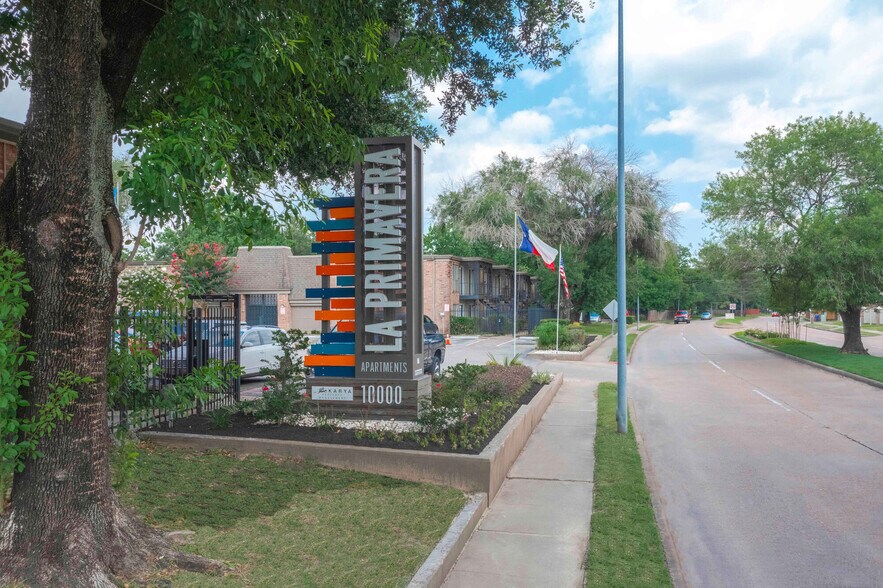 More Photos Of 10000 Hammerly Blvd, Houston Apartments For Sale