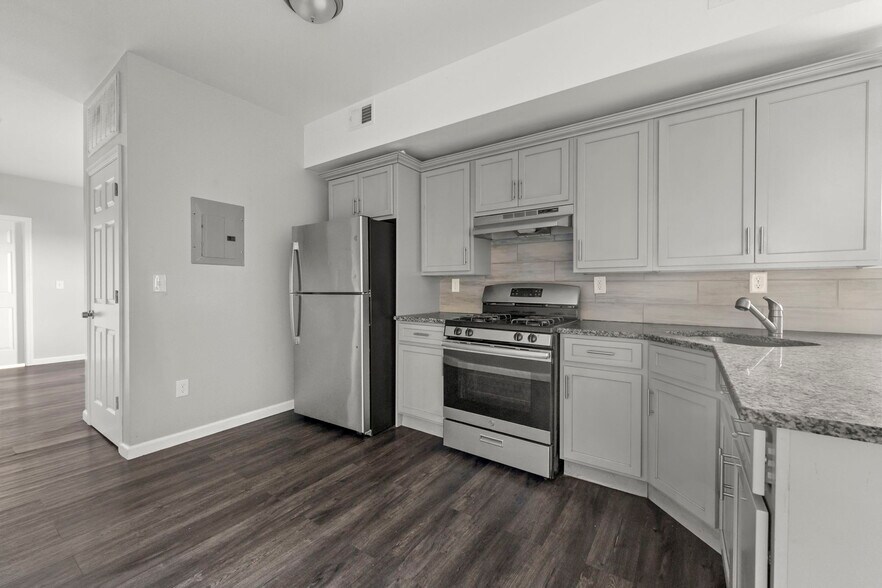 More Photos Of 168 Sherman Ave, Newark Apartments For Sale