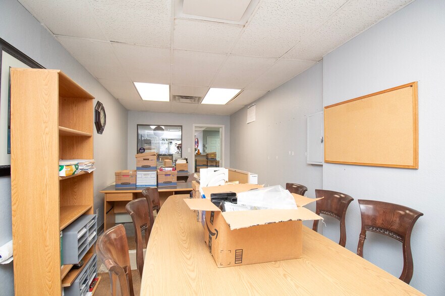 More Photos Of 1401 Guatemozin St, Laredo Warehouse For Sale
