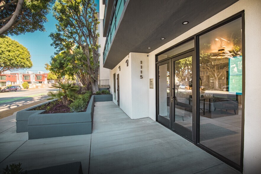 More Photos Of 1115 14th St, Santa Monica Apartments For Sale