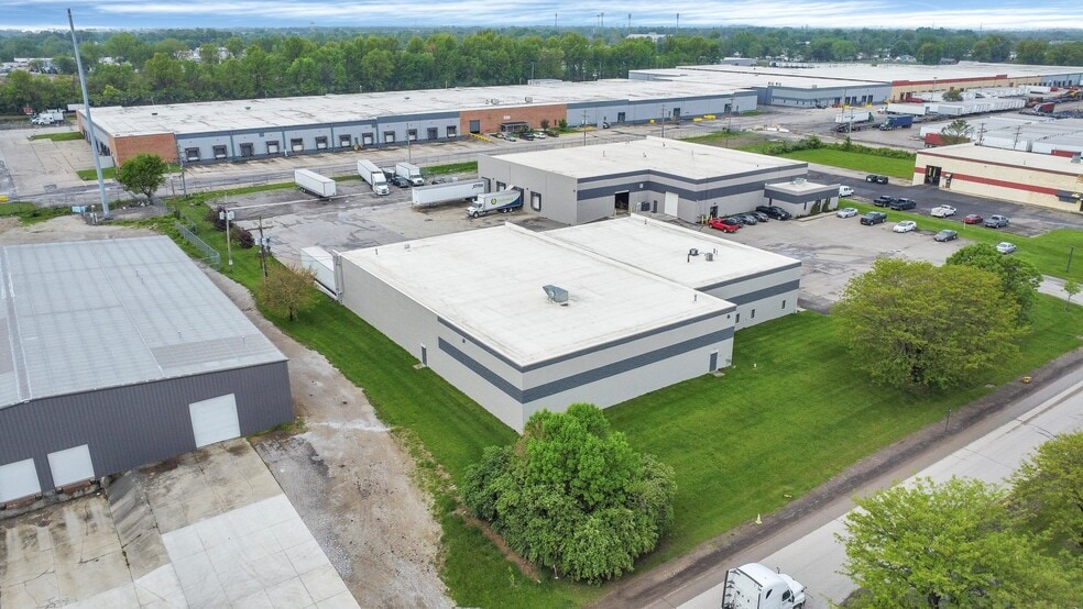 More Photos Of 2495 Creekway Dr, Columbus Warehouse For Lease