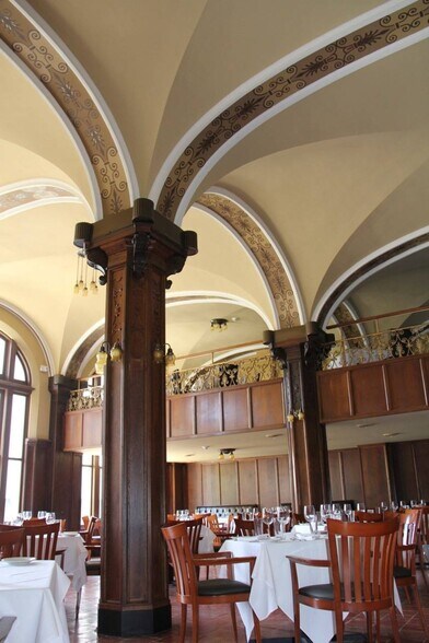 More Photos Of 391 Washington St, Buffalo Hotel For Lease