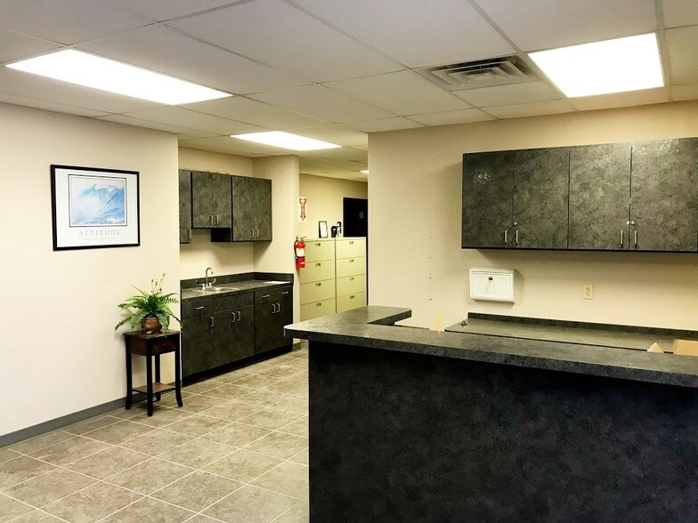 More Photos Of 250 Solo Rd, Odessa Warehouse For Lease