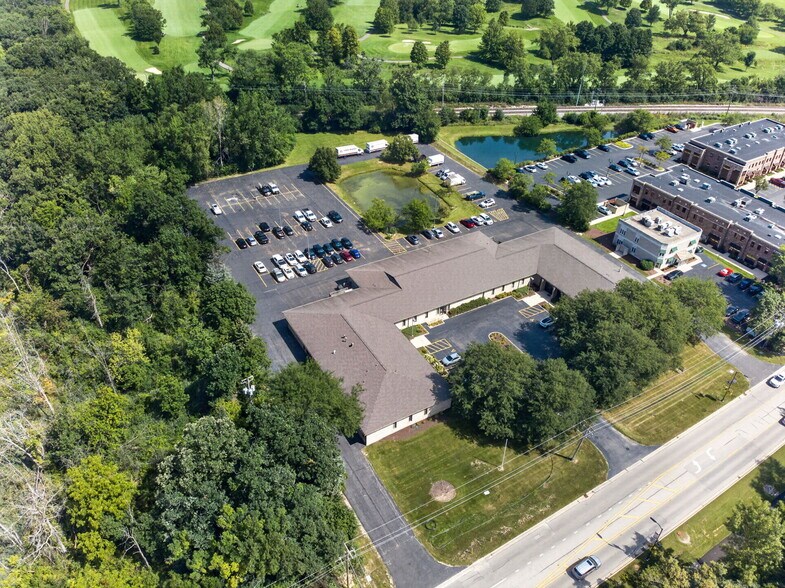 More Photos Of 852 W Bartlett Rd, Bartlett Office For Sale