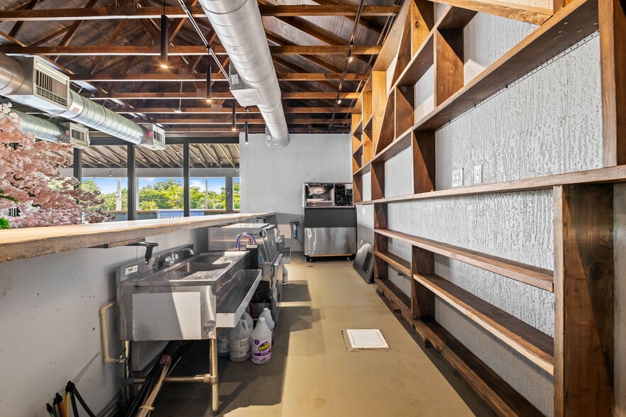 More Photos Of 2010 Wilton Dr, Wilton Manors Restaurant For Lease