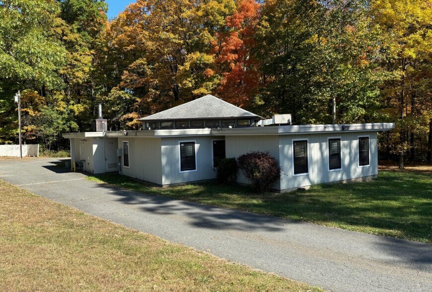 More Photos Of 621 Blooming Grove Tpke, New Windsor Township Schools For Sale