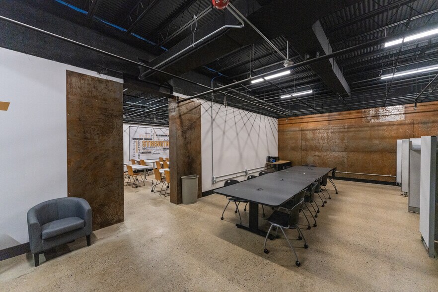 More Photos Of 1 Racquet Ln, Monroeville Sports And Entertainment For Lease