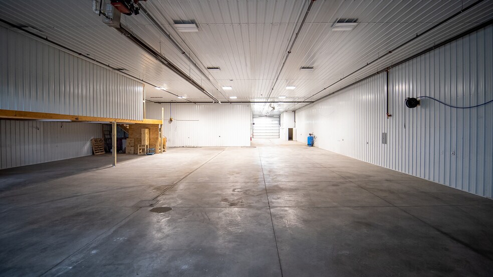 More Photos Of 514 E 9th St, Zumbrota Industrial For Lease