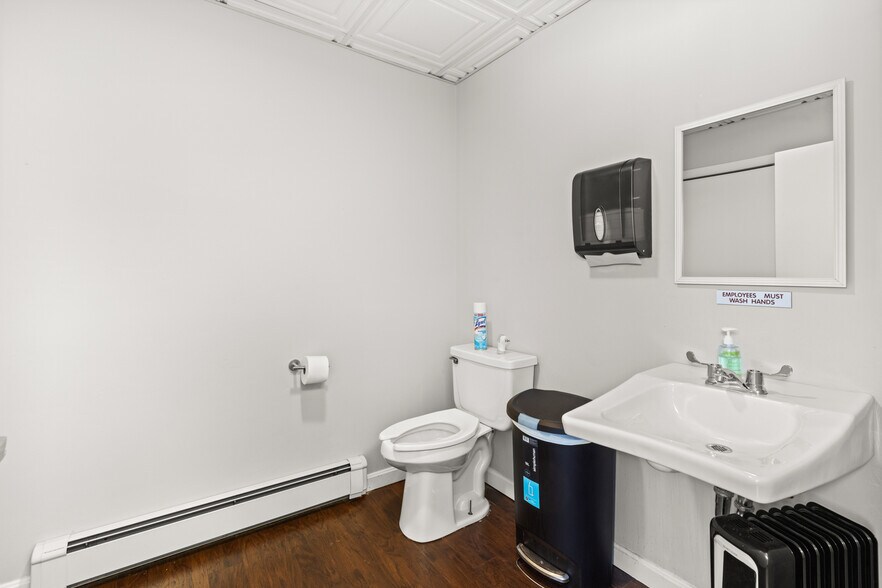 More Photos Of 642 Central Ave, Dover Office For Lease