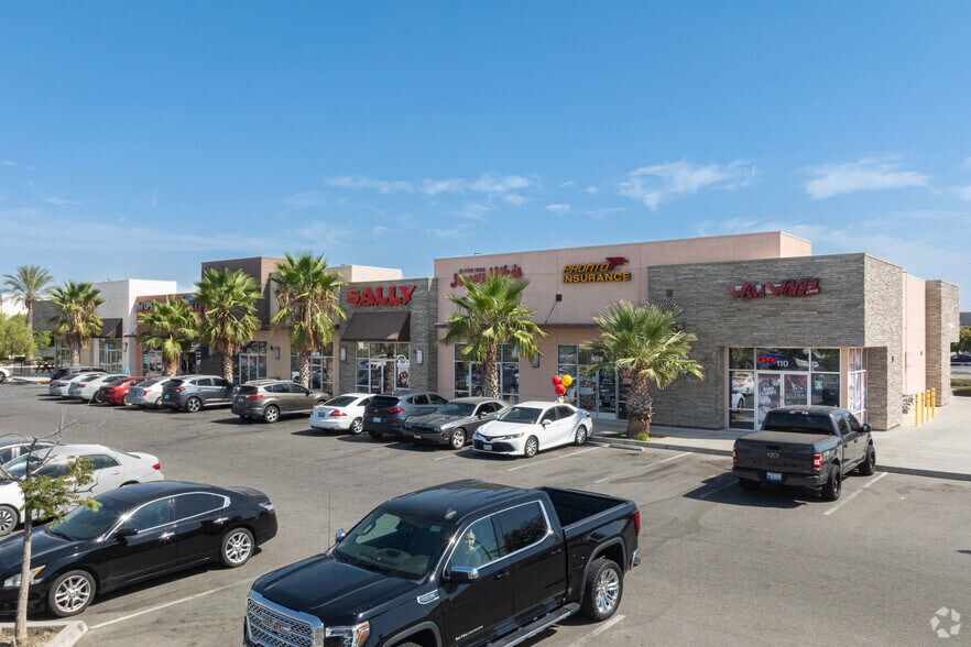 Primary Photo Of 550 Woollomes Ave, Delano Freestanding For Sale