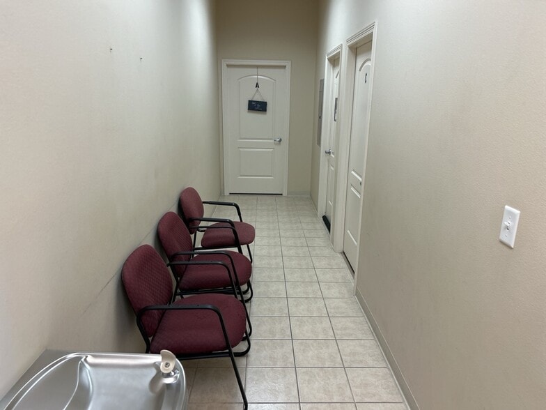 More Photos Of 3800 S W S Young Dr, Killeen Office For Lease