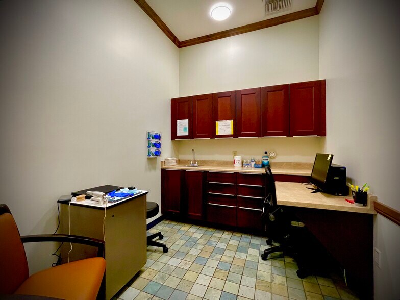 More Photos Of 9481 E Ironwood Square Dr, Scottsdale Office For Sale