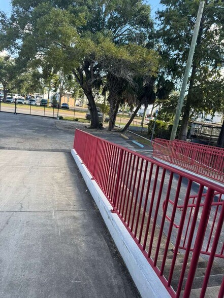 More Photos Of 4006 W Crest Ave, Tampa Industrial For Lease