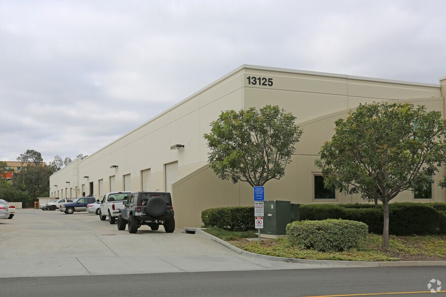 More Photos Of 13125 Danielson St, Poway Service For Lease