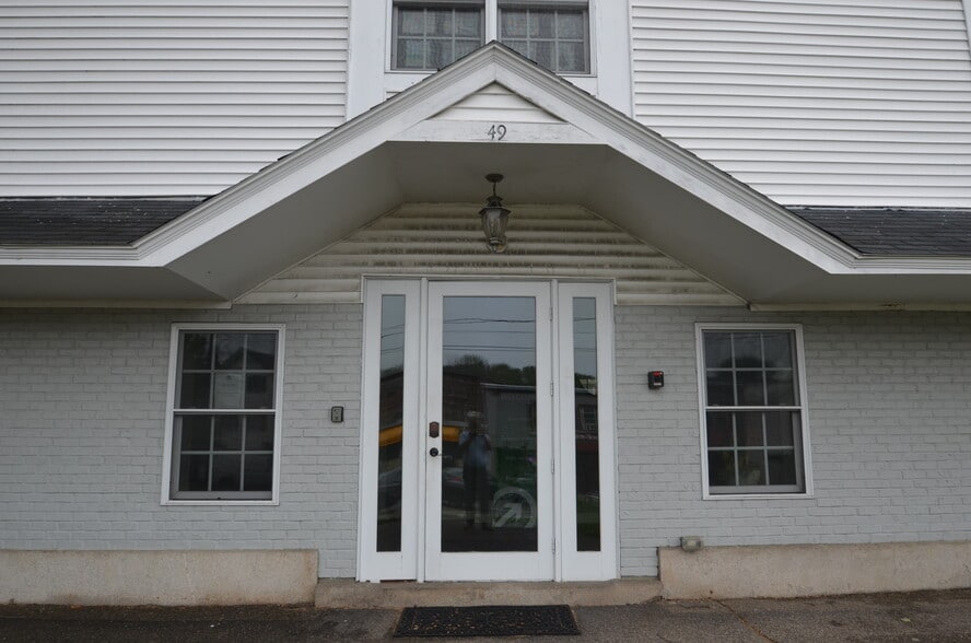 More Photos Of 49 Market St, Somersworth Religious Facility For Sale