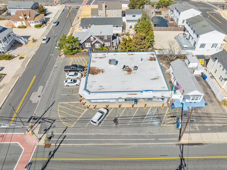 More Photos Of 551 NJ Ave, Mantoloking Freestanding For Sale