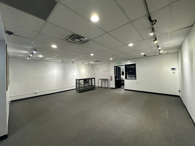 More Photos Of 2260 S Broadway, Denver Storefront For Lease
