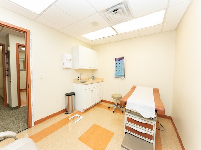 More Photos Of 1051-1103 W Sherman Ave, Vineland Medical For Lease