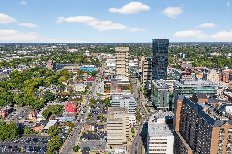 More Photos Of 102 W High St, Lexington General Retail For Sale