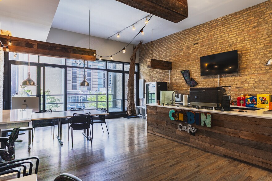 More Photos Of 21 W Illinois St, Chicago Office For Sale
