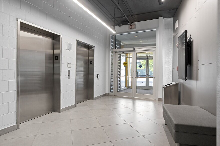 More Photos Of 515 E Main St, Columbus Office For Sale