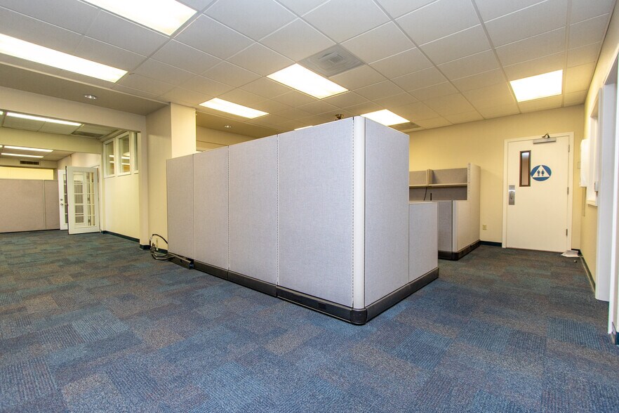 More Photos Of 971 E Broadway Ave, Atwater Office For Lease