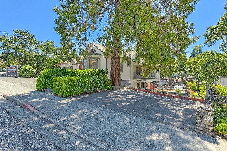 More Photos Of 1407-1409 Lincoln Way, Auburn Office For Sale