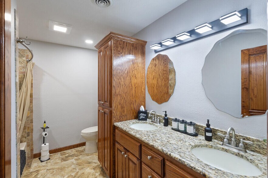 More Photos Of 19824 State Highway 112, Cassville Apartments For Sale