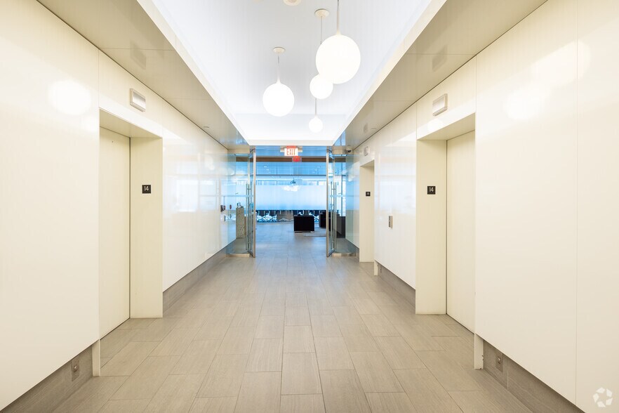 More Photos Of 333 Bay St, Toronto Office For Sale