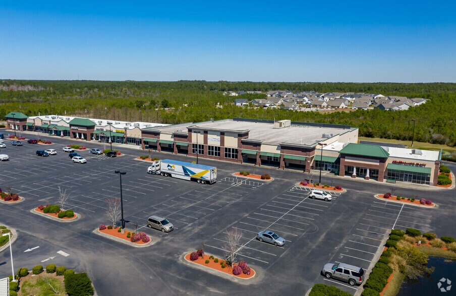 More Photos Of 925 Seaside Rd SW, Ocean Isle Beach General Retail For Lease