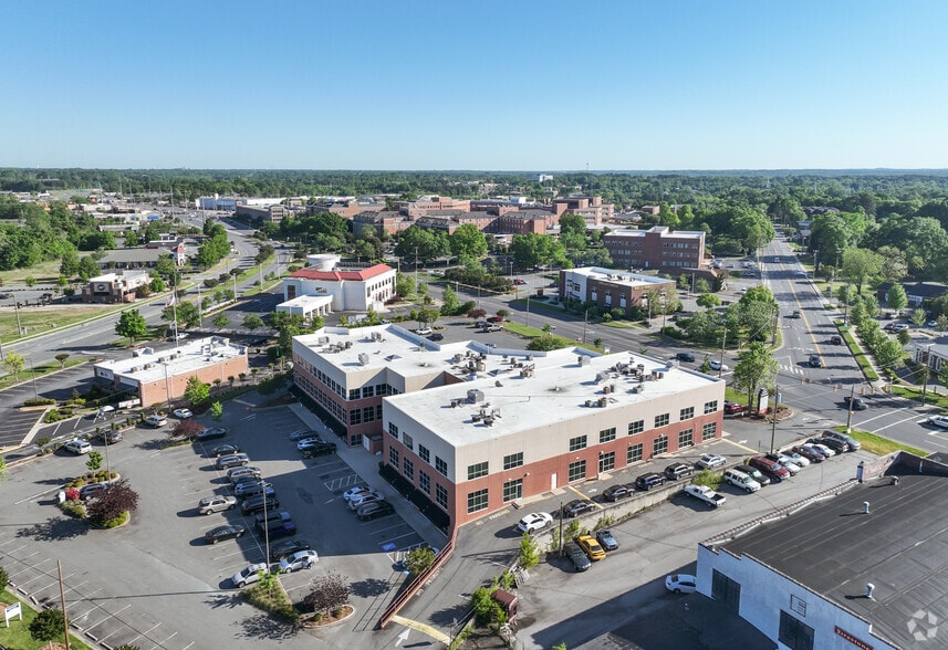 More Photos Of 845 Church St N, Concord Office For Lease