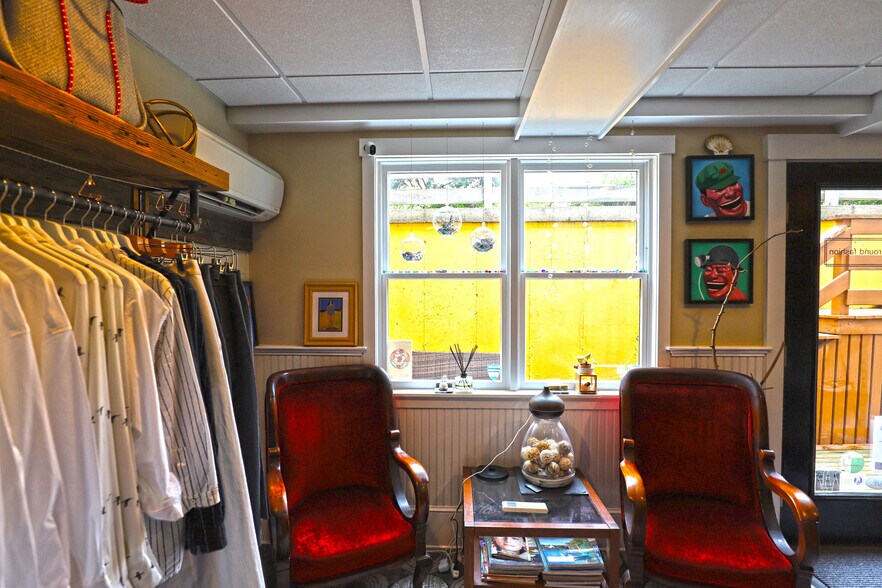 More Photos Of 316 Gifford St, Falmouth Office For Lease