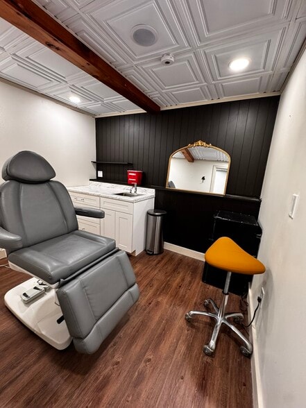 More Photos Of 1273 Gar Hwy, Somerset Office For Lease