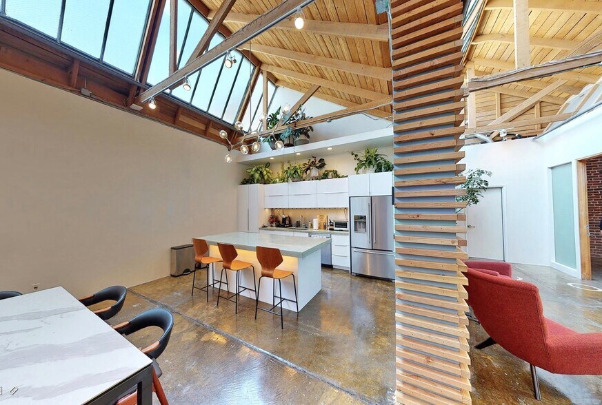 More Photos Of 660 York St, San Francisco Loft Creative Space For Lease