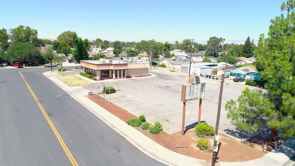 More Photos Of 2500 N Chester Ave, Bakersfield Fast Food For Lease