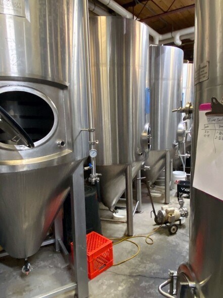 More Photos Of 326 S Broadway St, Estacada Storefront For Sale