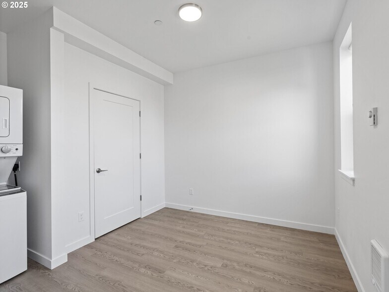 More Photos Of 11 NE 55th Ave, Portland Apartments For Sale