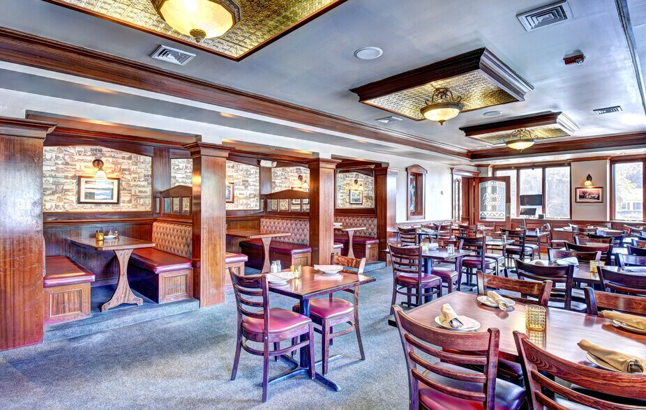 More Photos Of 337 N Liberty Dr, Tomkins Cove Restaurant For Sale