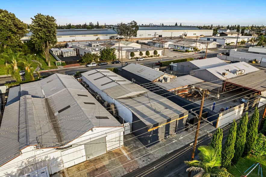 More Photos Of 15131 Illinois Ave, Paramount Warehouse For Sale