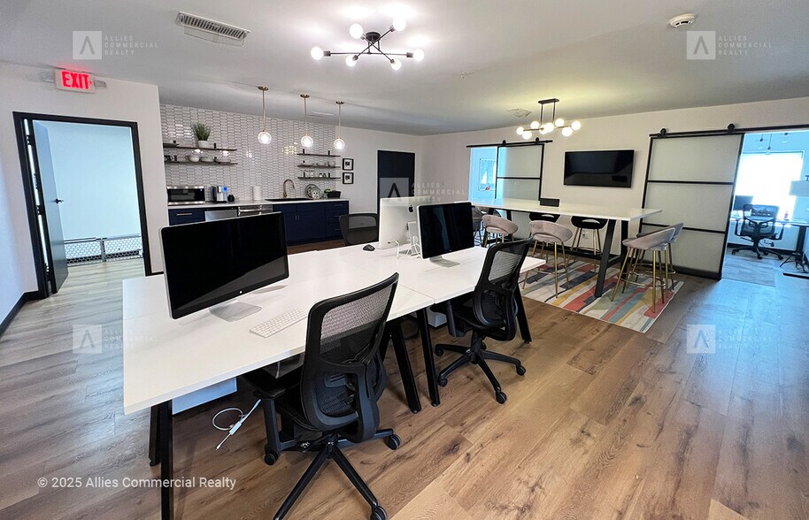 More Photos Of 7510 E 82nd St, Indianapolis Office For Lease